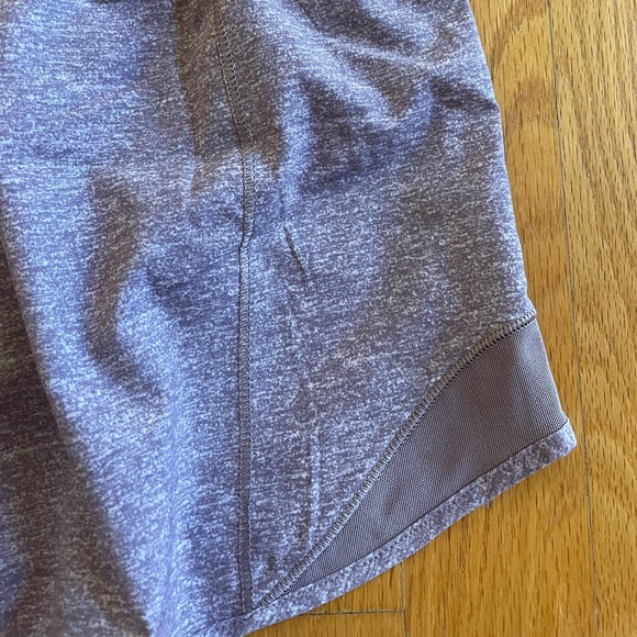 Lululemon High-Waisted 2.5” Hotty Hot Shorts - Picture 5 of 7